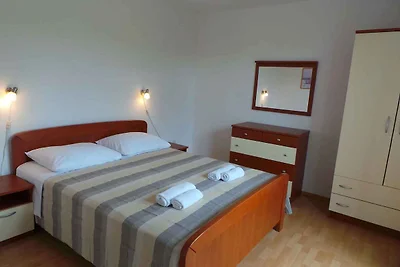 Ferienwohnung mit grosser Terrasse und Grill