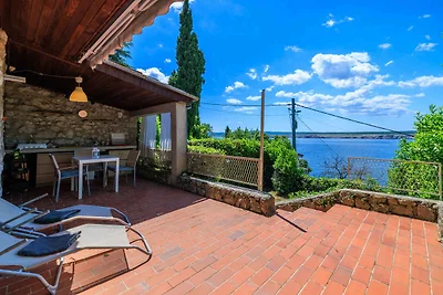 Ferienhaus mit grosser Terrasse