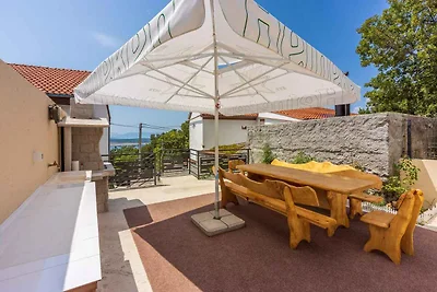 Ferienhaus mit Pool und Klimaanlage
