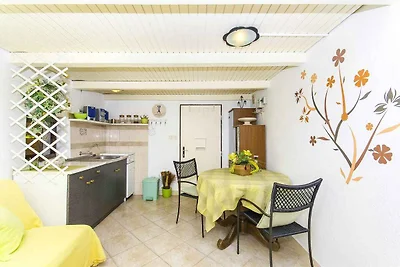 Ferienhaus mit Garten und Grill