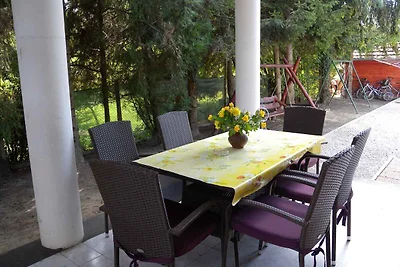 Ferienwohnung mit Tischtennis und Pool