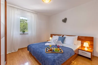 Ferienwohnung Mit Meerblick und Pool
