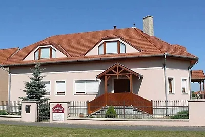 Ferienwohnung mit Gartenterasse und Grill