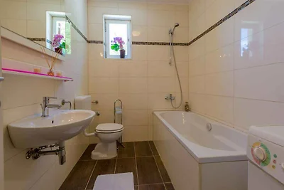 Ferienhaus mit Pool und Klimaanlage