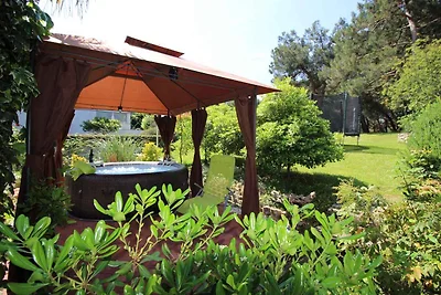 Ferienhaus mit Gartenterrasse und Klimaanlage