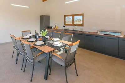 Villa mit Klimaanlage und Pool