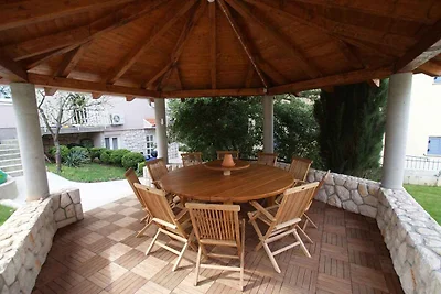 Ferienwohnung mit modernen Möbeln und