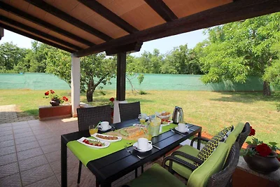 Bungalow mit Aussenpool und Klimaanlage