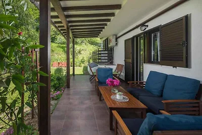 Villa mit beheiztem Pool und Klimaanlage