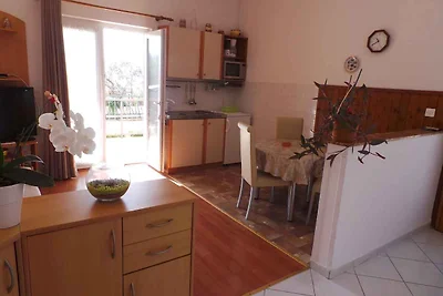 Ferienwohnung Mit Terasse und Klimaanlage