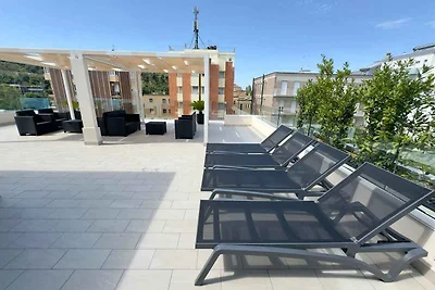 Studio mit Klimaanlage, Balkon und Internet