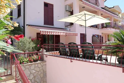 Ferienwohnung mit Terrasse und Klimaanlage
