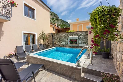 Ferienhaus mit Pool, Sauna und Grill