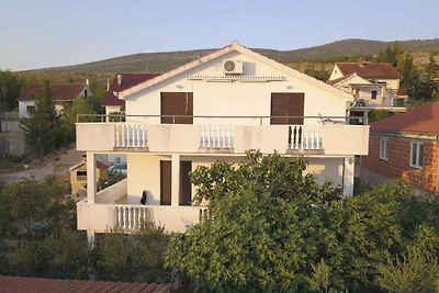 Gemütliche Ferienwohnung Tina mit Meerblick i