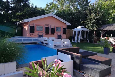 Ferienwohnung mit Swimmingpool und Klimanlage