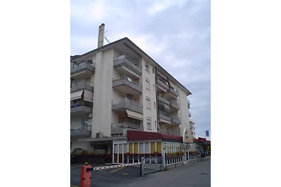 Ferienwohnung mit Balkon, nur 150m vom Meer