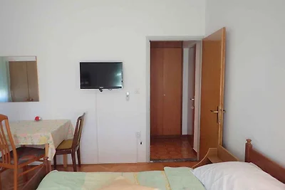 Ferienwohnung mit Terrasse und Klimaanage