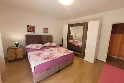 Ferienwohnung mit eigene grosse Terrasse