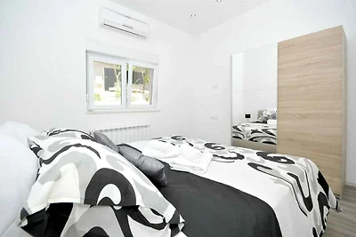 Villa mit Klimaanlage, mit Grillmöglichkeit, 