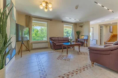Villa mit Pool und Jacuzzi