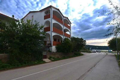 Apartamento Vacaciones familiares Jadrtovac