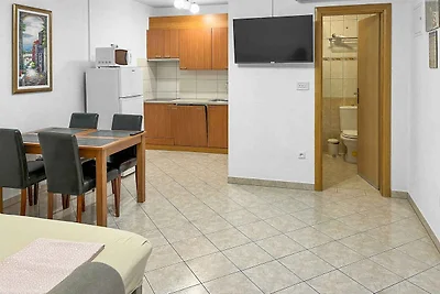 Appartamento Vacanza con famiglia Okrug Gornji