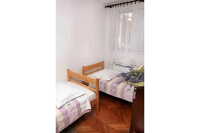 Ferienwohnung mit Kinderschaukel und