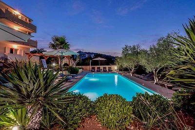 Ferienwohnung 350 m zur Adria mit Pool