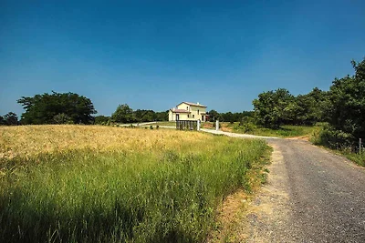 Villa mit Pool und WLAN
