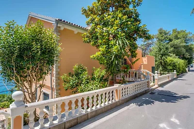 Ferienwohnung mit Balkon und Meerblick