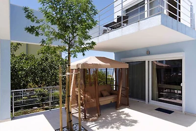 Villa mit Meerblick und Pool