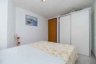 Charmante Ferienwohnung Teresa in Seget Vranj