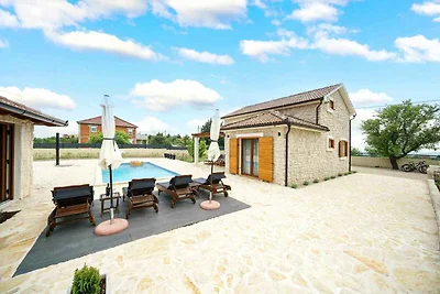 Ferienhaus mit Aussenpool