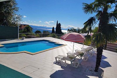 Ferienhaus mit Meerblick und Pool