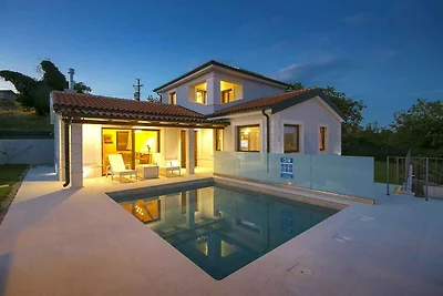 Villa mit Klimaanlage und Pool