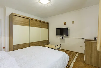 Ferienwohnung mit Garten und Klimaanlage