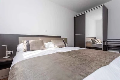 Ferienwohnung mit Klimaanlage und Balkon