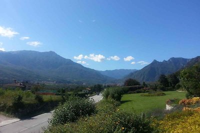 Ferienhaus mit Garten und Bergblick