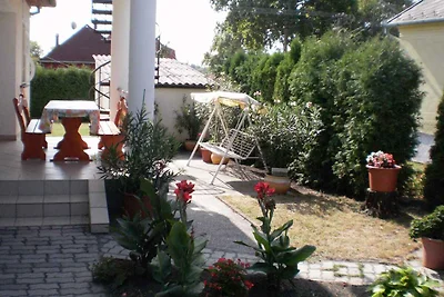 Ferienwohnung mit Garten, Balkon und