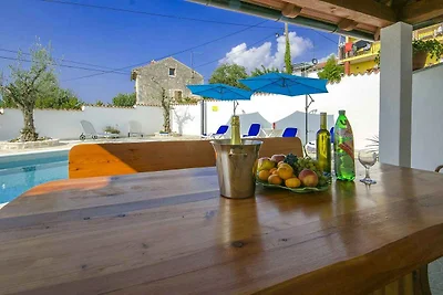 Vakantiehuis Ontspannende vakantie Dračevac