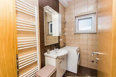 Gemütliches Apartment Vesna in Vodice für ein