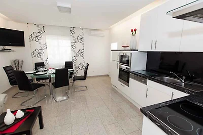 Ferienwohnung mit Pool und Klimaanlage