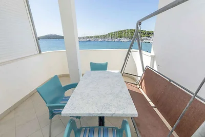 Ferienwohnung mit Balkon und Klimaanlage