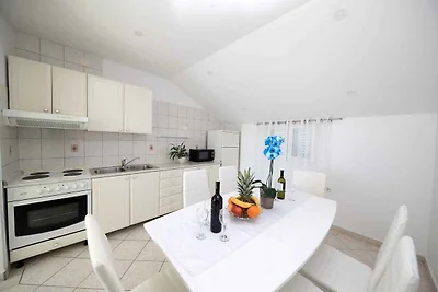 Ferienwohnung mit 10 qm Loggia mit Meerblick,