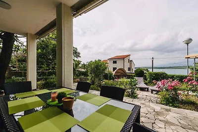 Ferienwohnung mit Meerblick und Pool