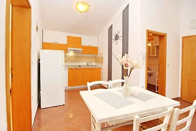 Ferienwohnung mit Klimaanlage und Balkon