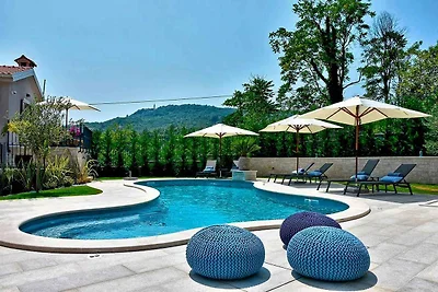 Villa mit Pool, Wellness und Sauna