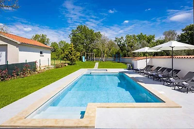 Villa mit beheizbarem Pool & Whirlpool