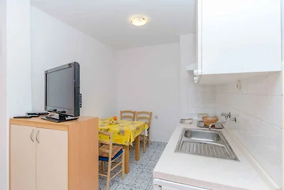 Studio mit Balkon und Grill