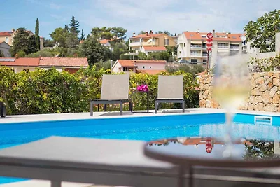 Ferienwohnung mit Pool und Klima
